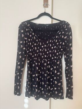 American Eagle Outfitters Black Long-Sleeve Smocked Top with Pink Floral Print